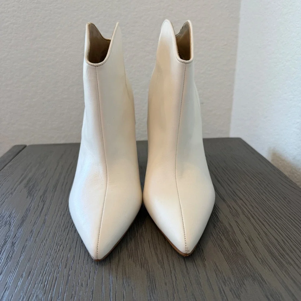 Marc Fisher LTD White Leather Pointed Toe V-Cut Ankle Boots 10M Block Heel